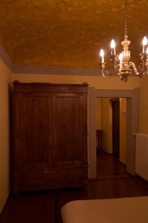 Locanda Guelfo Tredozio Rum bild