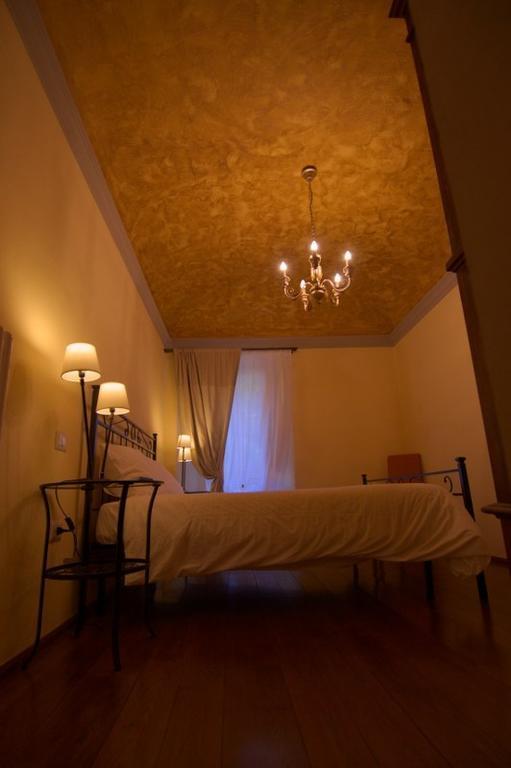 Locanda Guelfo Tredozio Rum bild